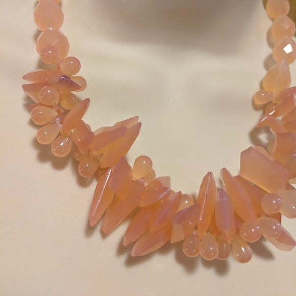 NEW Mark Avon Pink Spike Lucite Collar Necklace - Picture 2 of 4